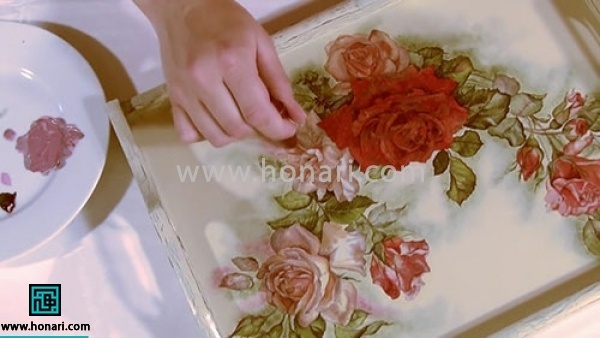 آموزش دکوپاژ روی سینی چوبی