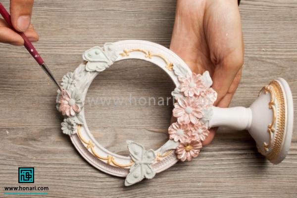 قاب آینه ی پایه دار