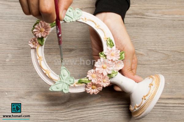 قاب آینه ی پایه دار