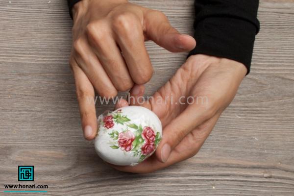 تخم مرغ گل سرخی