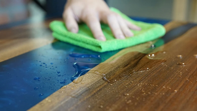 پاک کردن رزین از روی چوب